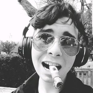 Meet your Posher, Max